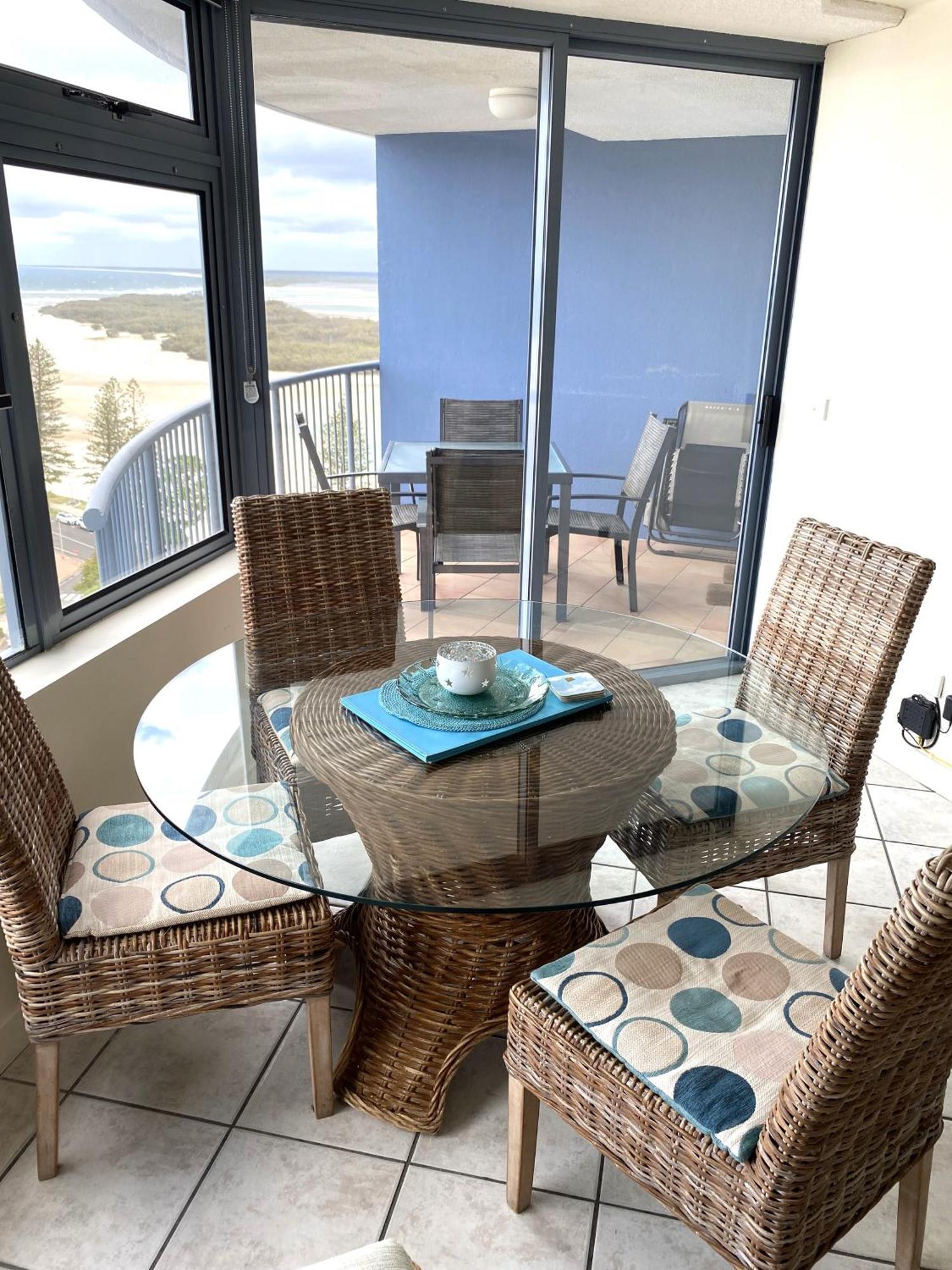 Centrepoint Apartments Калаундра Экстерьер фото