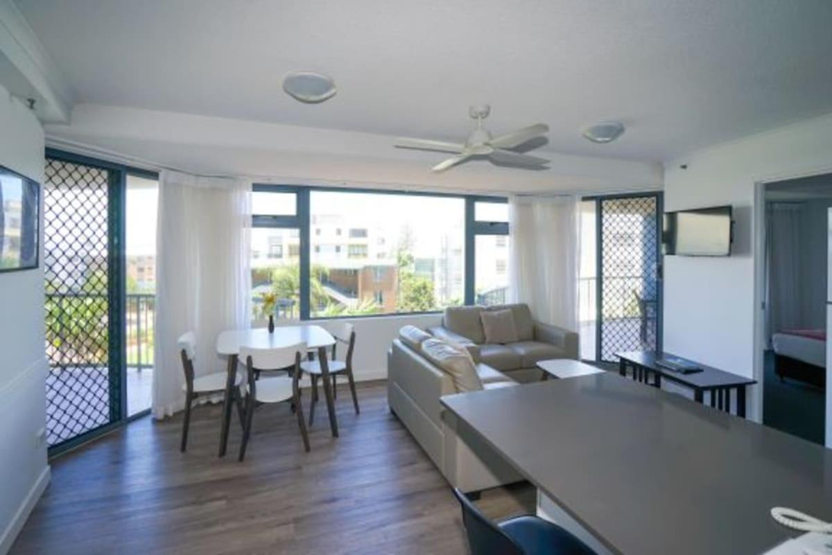 Centrepoint Apartments Калаундра Экстерьер фото
